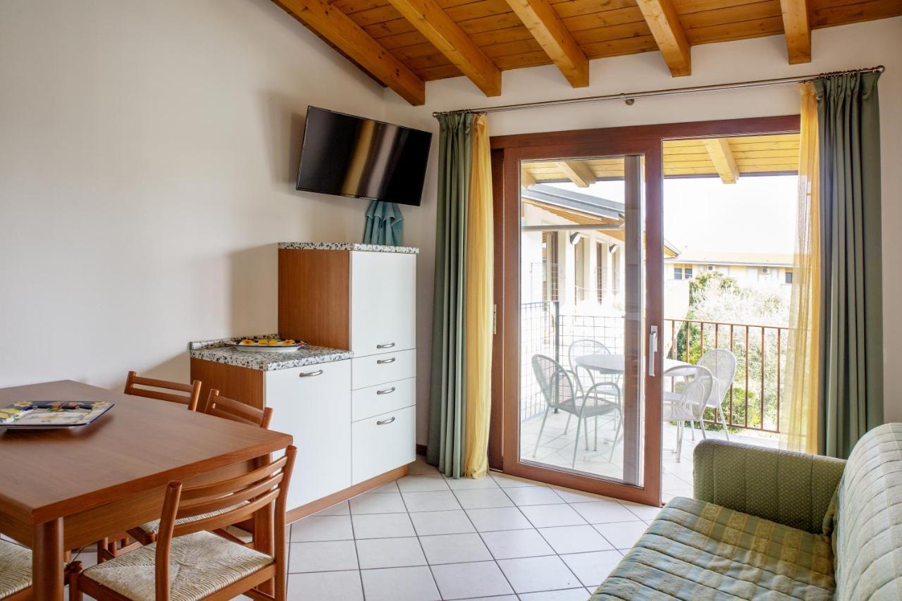 Residence Molino - Holiday Apartments Manerba del Garda Bagian luar foto