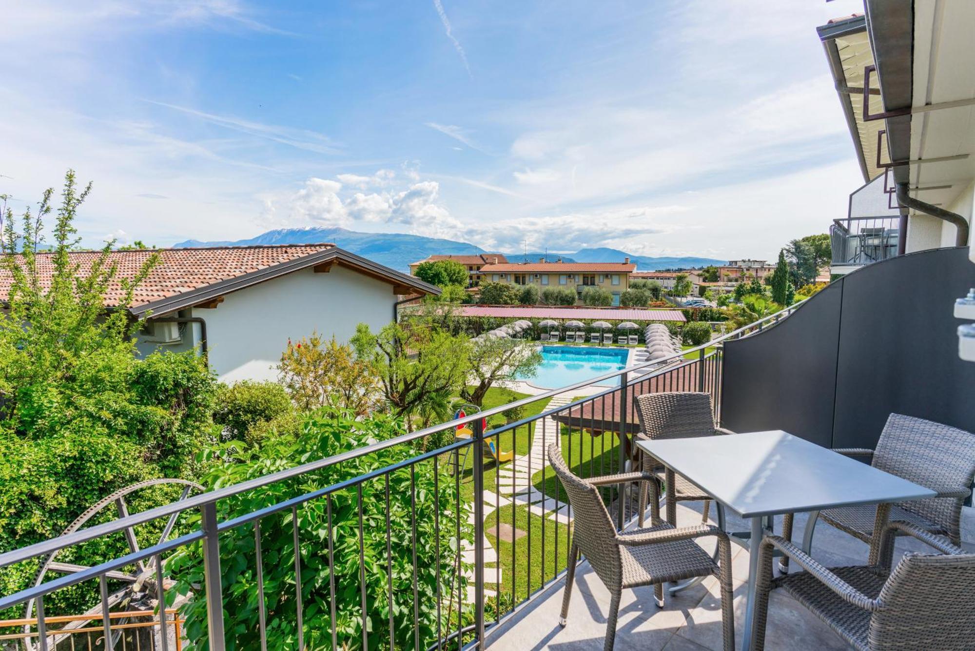 Residence Molino - Holiday Apartments Manerba del Garda Bagian luar foto
