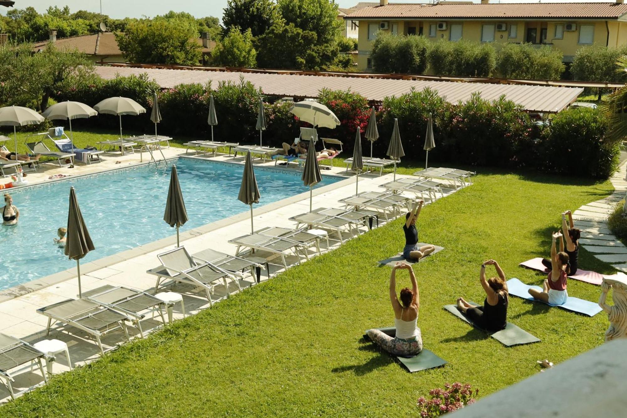 Residence Molino - Holiday Apartments Manerba del Garda Bagian luar foto