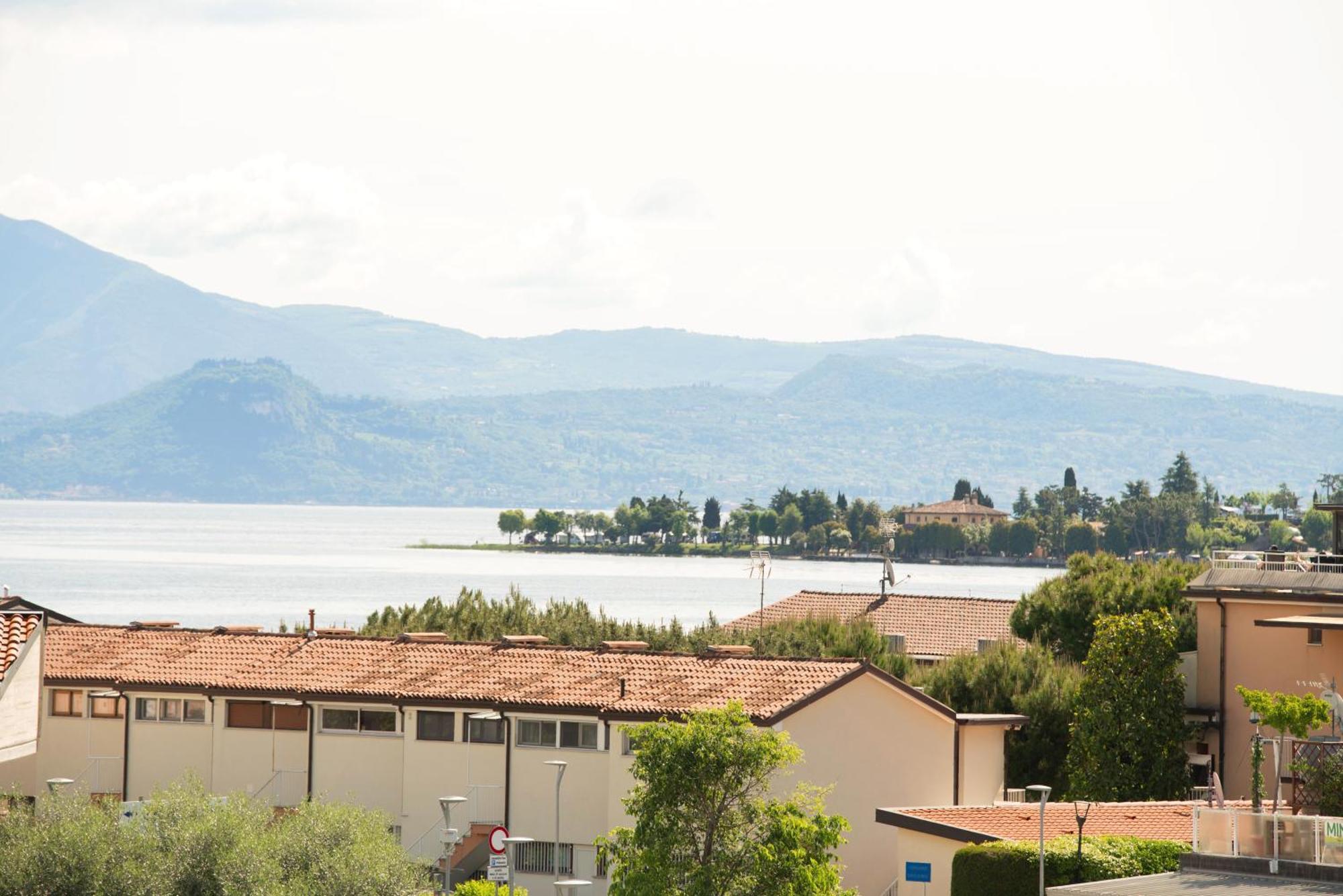 Residence Molino - Holiday Apartments Manerba del Garda Bagian luar foto