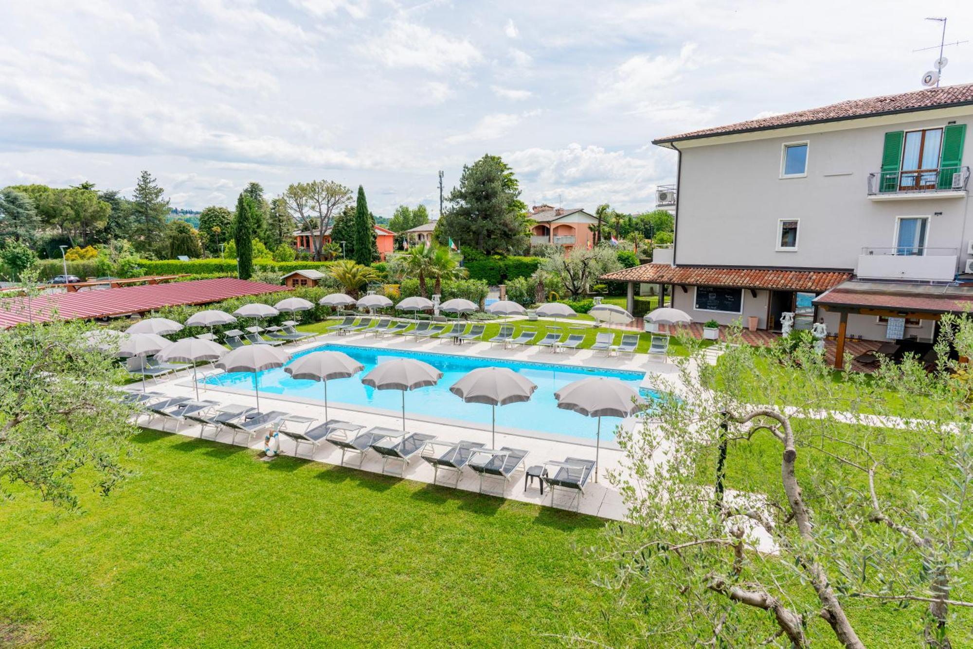 Residence Molino - Holiday Apartments Manerba del Garda Bagian luar foto